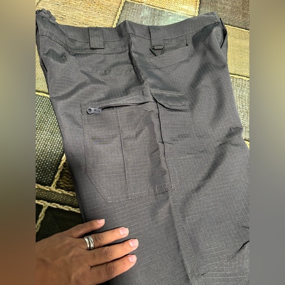 Men's Charcoal Cargo Shorts - Picture 4 of 9